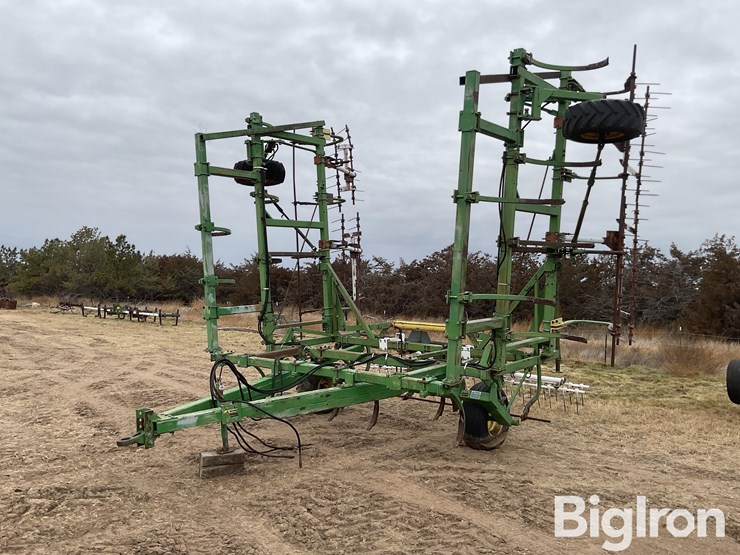 john-deere-rod-weeder-image-1