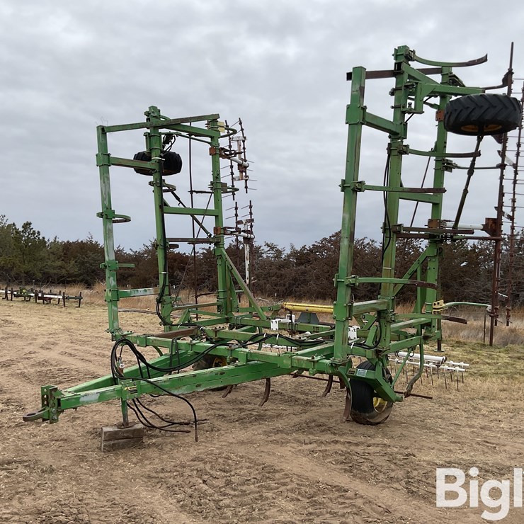 John Deere Rod Weeder