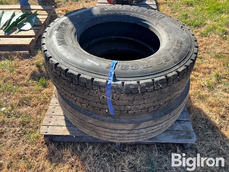 truck-tires-image-1