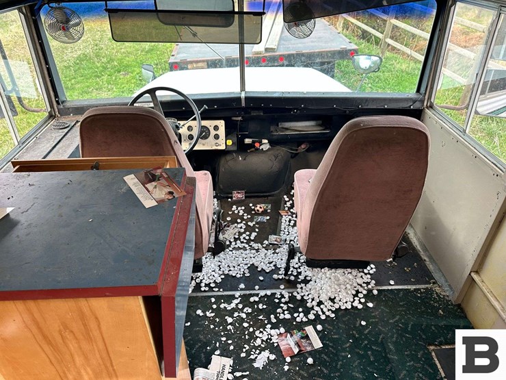 1988-ford-b700-image-34