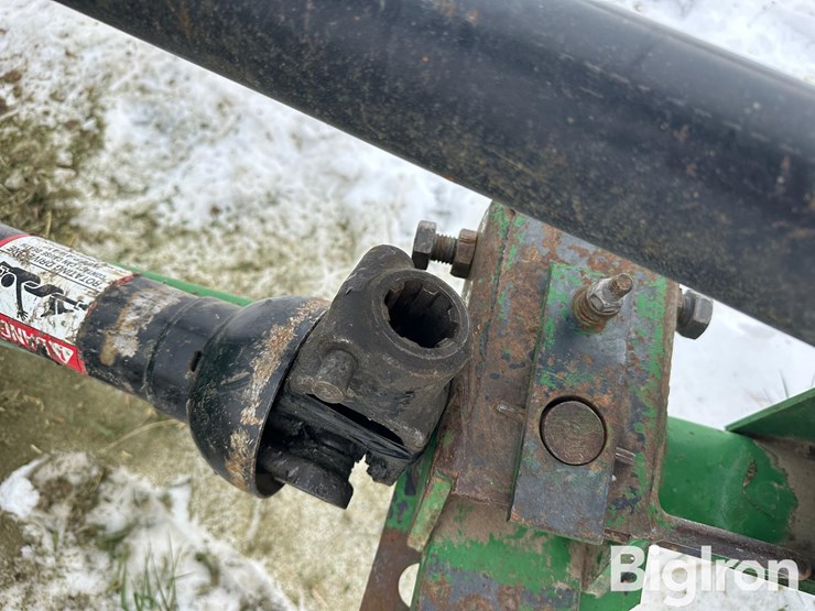 john-deere-338-image-12