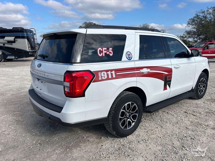 2023-ford-expedition-image-3