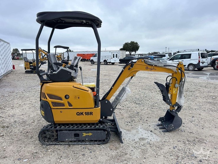 2025-cfg-industrial-qk18r-mini-excavator-image-17