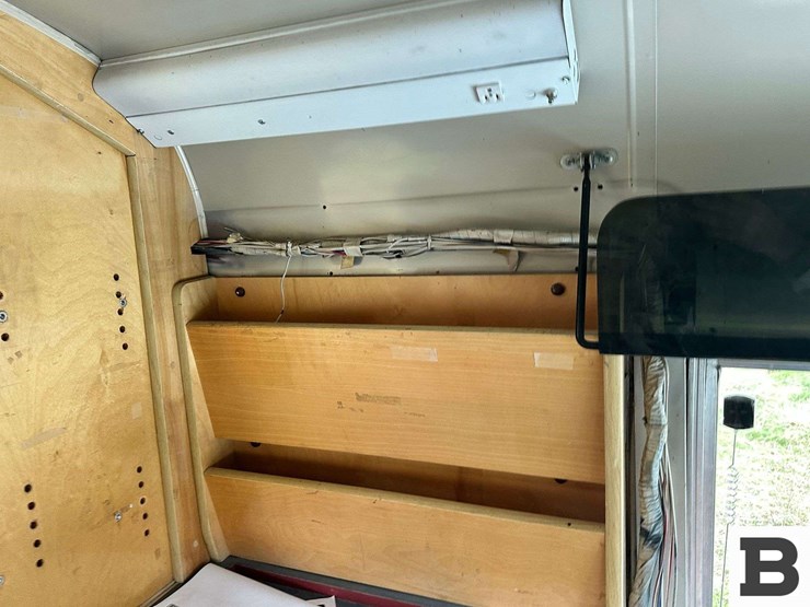 1988-ford-b700-image-40