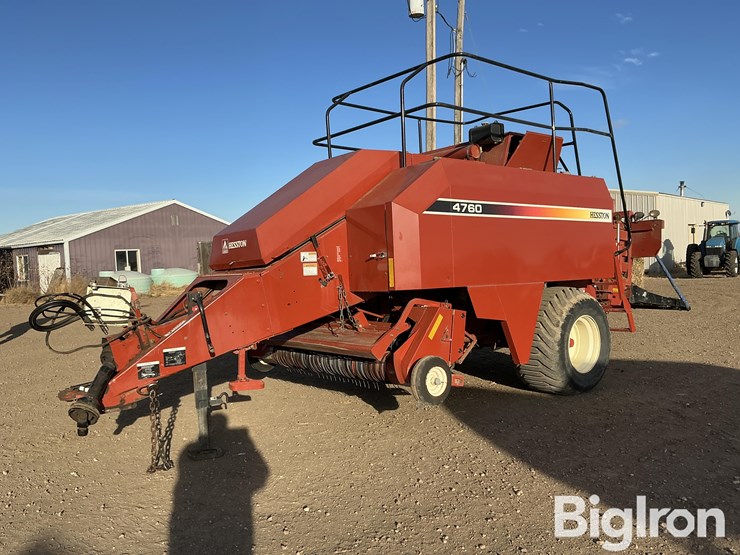 hesston-4760-image-1