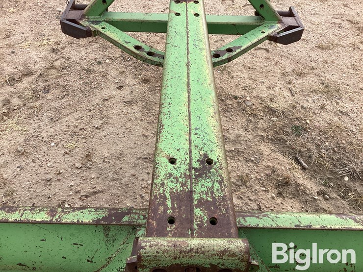 john-deere-8-image-17