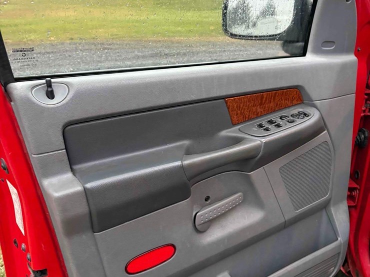 2006-dodge-1500-image-13