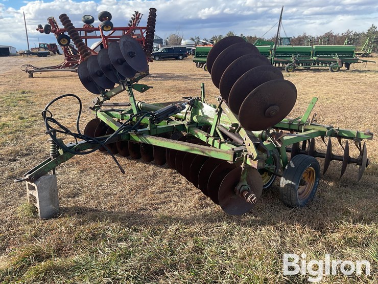 john-deere-tandem-disk-image-1
