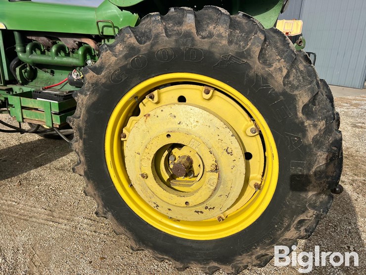 john-deere-4010-image-18