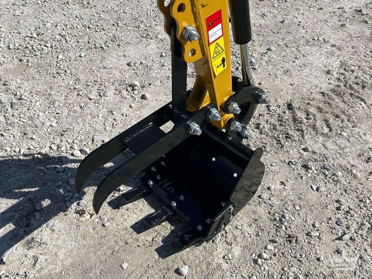 unused-2025-cfg-industrial-qh12r-mini-excavator-image-13