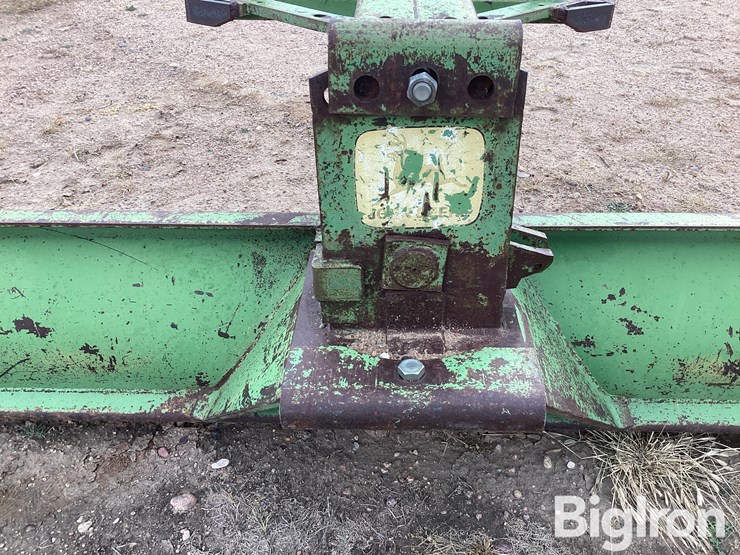 john-deere-8-image-15