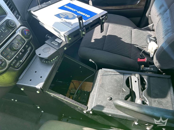 2016-chevrolet-tahoe-image-16