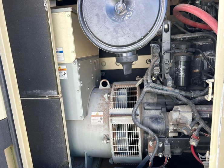 2007-ingersoll-rand-g240-240kva-3-phase-towable-diesel-generator-image-10