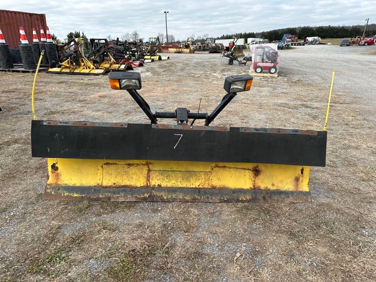meyer-8'-snow-plow-w/-bracket-image-2