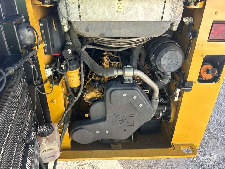 2019-caterpillar-239d3-image-9