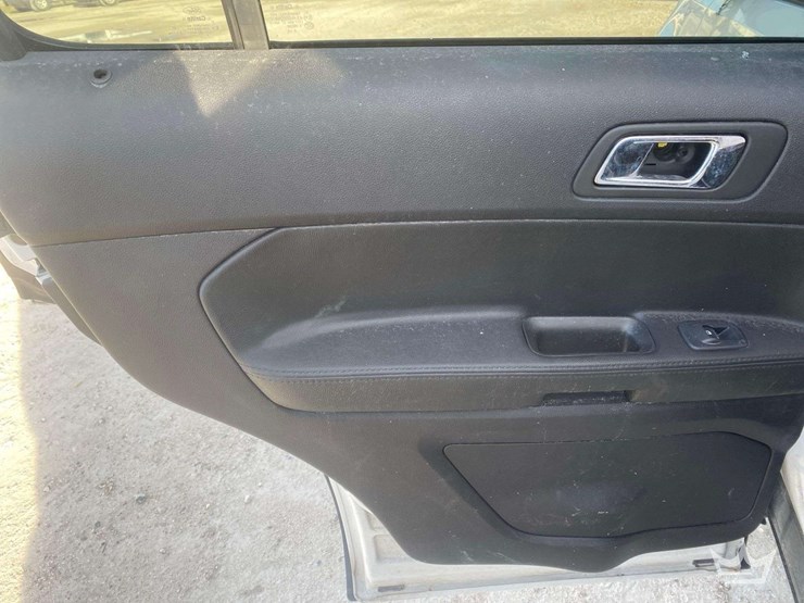 2018-ford-explorer-image-14