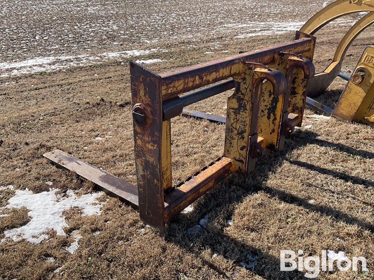 2009-caterpillar-60-image-7