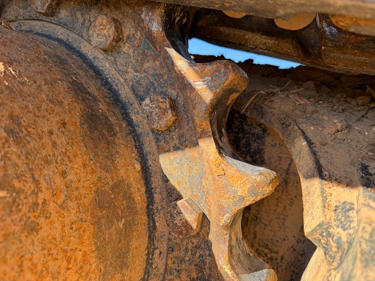 caterpillar-320-image-24