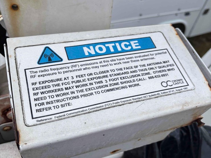 2013-mercedes-benz-bucket-truck-image-7