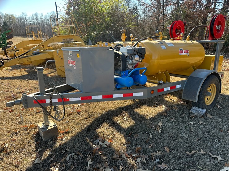 #35579-•-2015-sage-oil-vac-8'-s/a-lube-trailer-vin:-1z9bu317fa092026-image-1