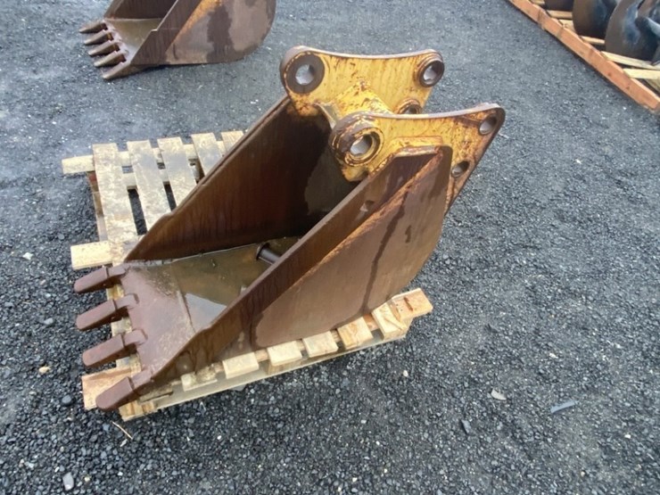 17"-dig-bucket-image-1