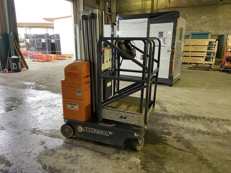 2005-jlg-20dvl-image-2