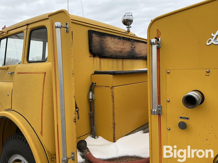 1973-ford-c750-image-17