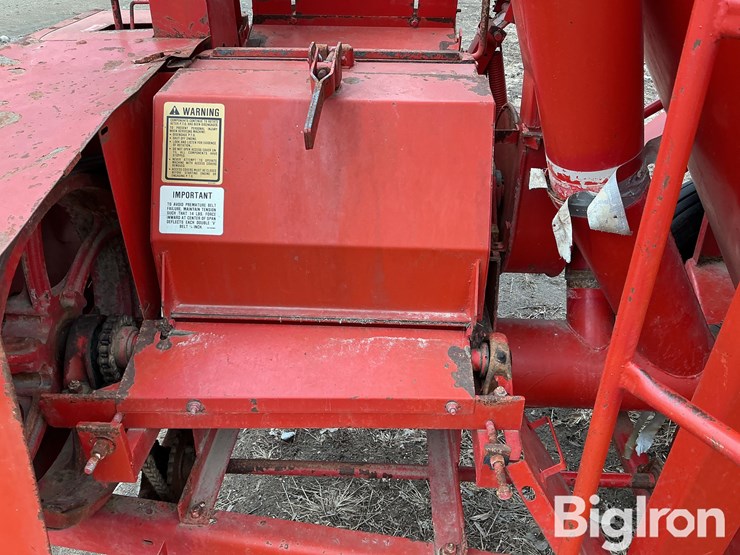 massey-ferguson-1050-image-17
