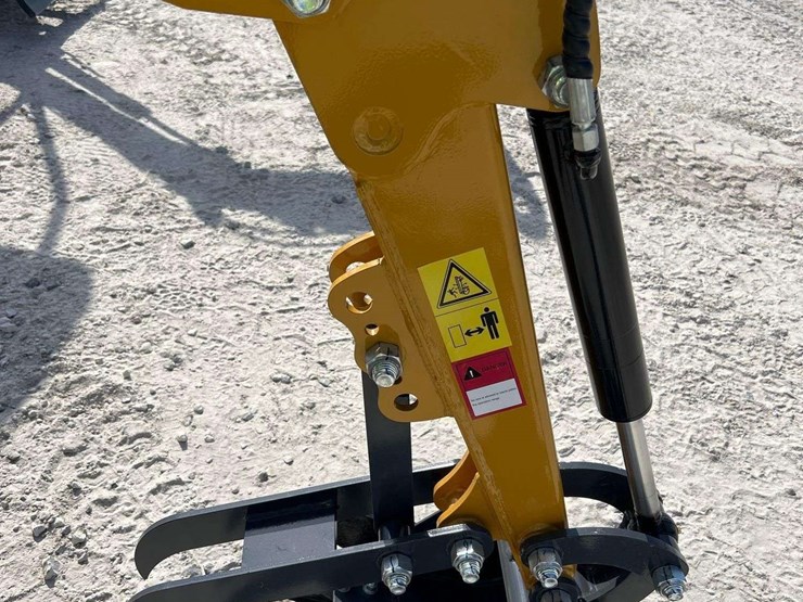 2025-cfg-industrial-mx12rx-mini-excavator-image-13