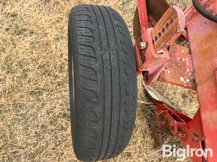 massey-ferguson-880-image-19