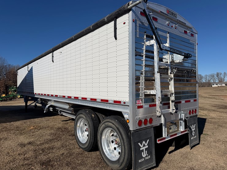 wilson-hopper-bottom-image-4