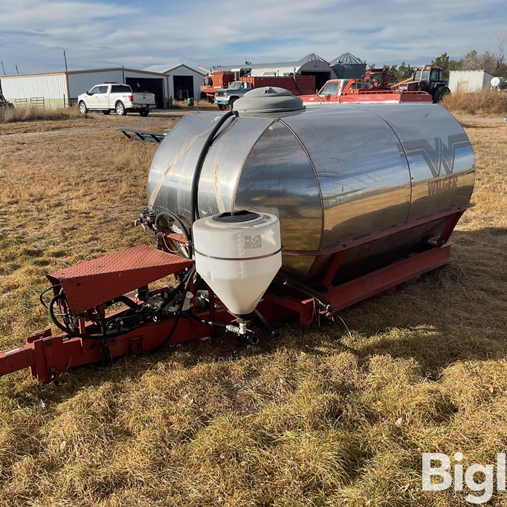 1986 Wilger 880 Stainless Steel Tank & Stand