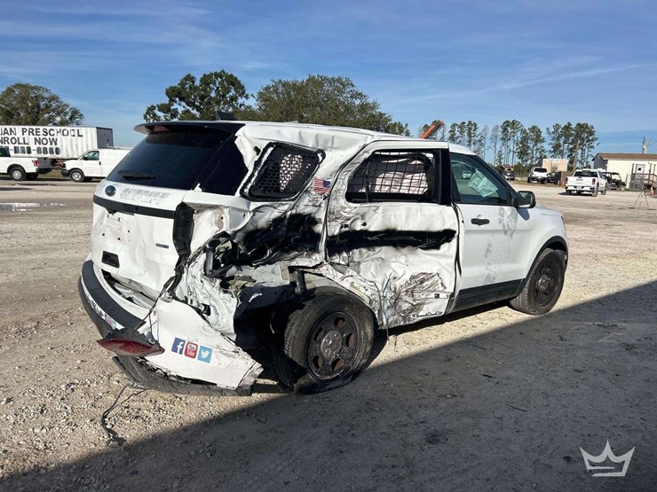 2018-ford-explorer-image-3