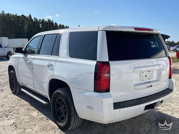 2018-chevrolet-tahoe-image-4