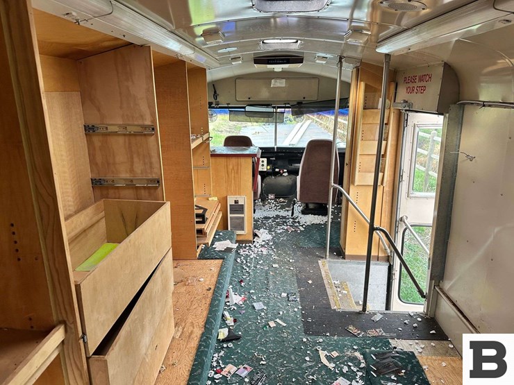 1988-ford-b700-image-28