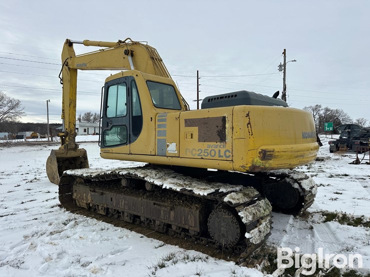 komatsu-pc250-lc-6lc-image-7