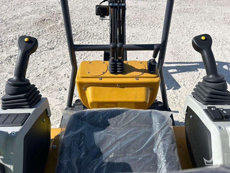 2025-cfg-industrial-mx12rx-mini-excavator-image-7