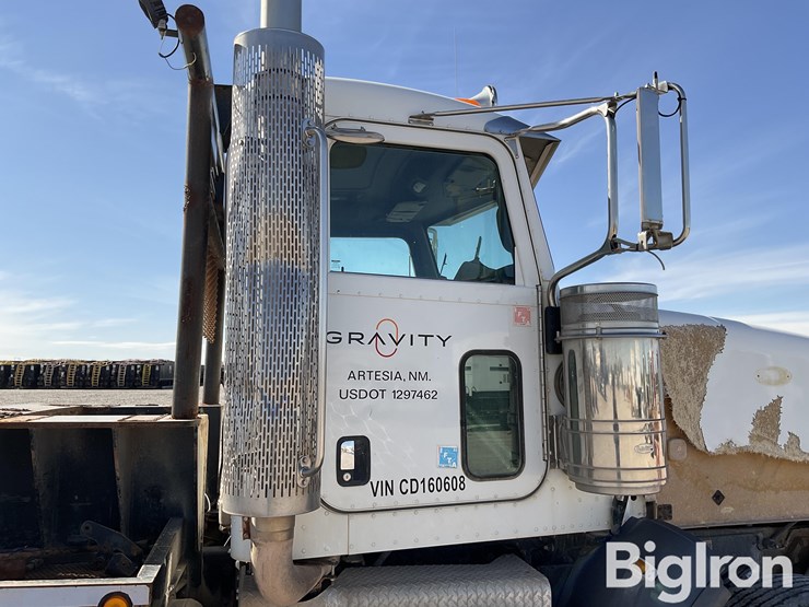 peterbilt-367-image-10