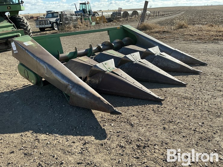 john-deere-444-image-3