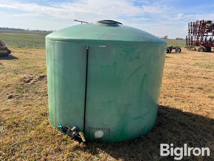 1300-gal-poly-tank-image-7