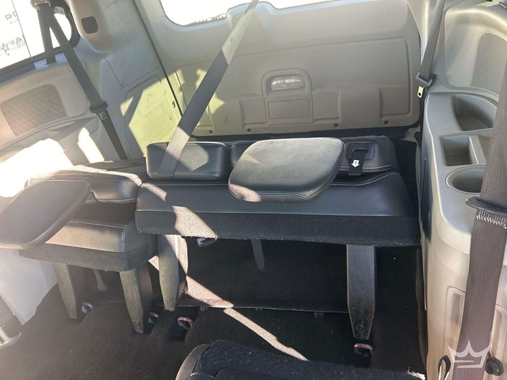 2019-dodge-grand-caravan-image-17