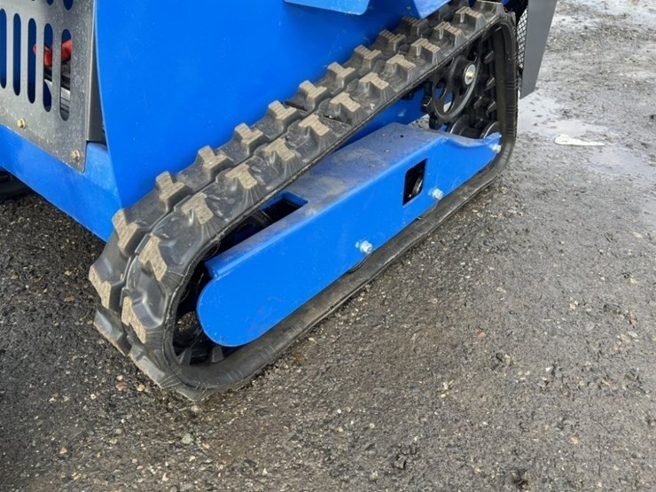 2025-kylin-ky460-compact-track-loader-image-11