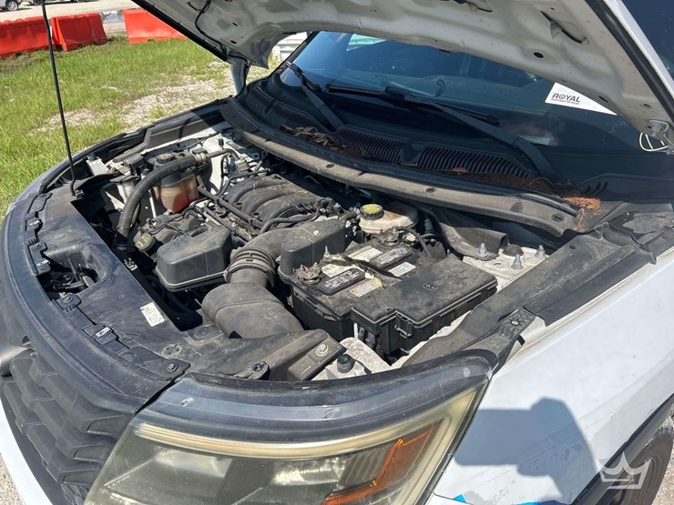 2017-ford-explorer-image-7