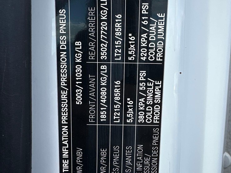 2012-frieghtliner-3500-box-truck-image-21