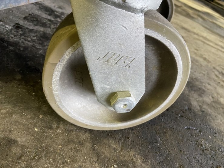 2007-jlg-20mvl-image-21