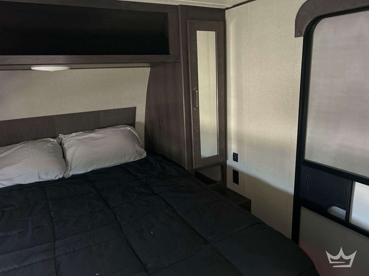 2022-transcend-xplor-245rl-30ft.-t/a-travel-trailer-image-16