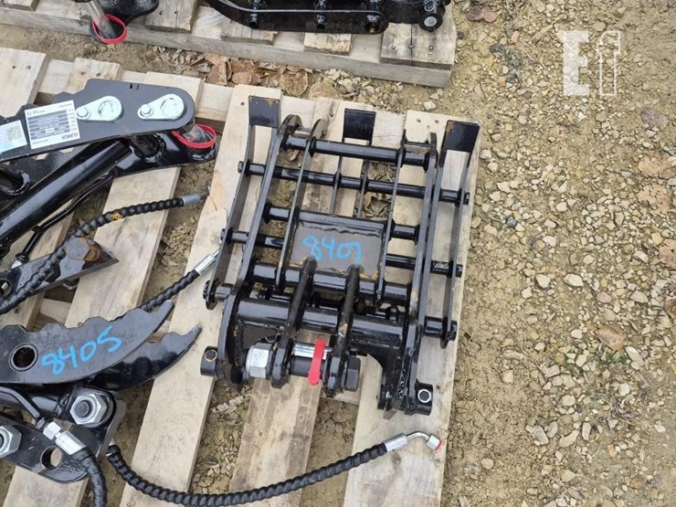 irlanch-mini-excavator-grapple-image-1