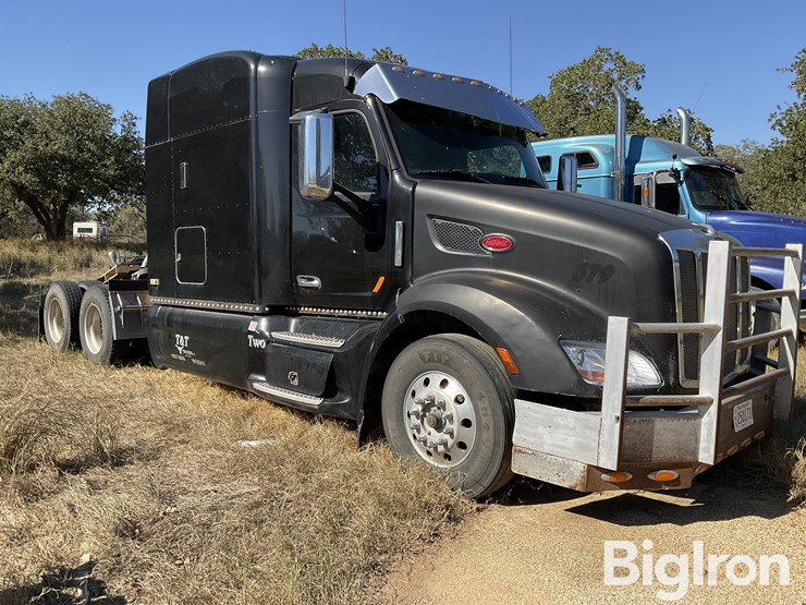 2014-peterbilt-579-image-3