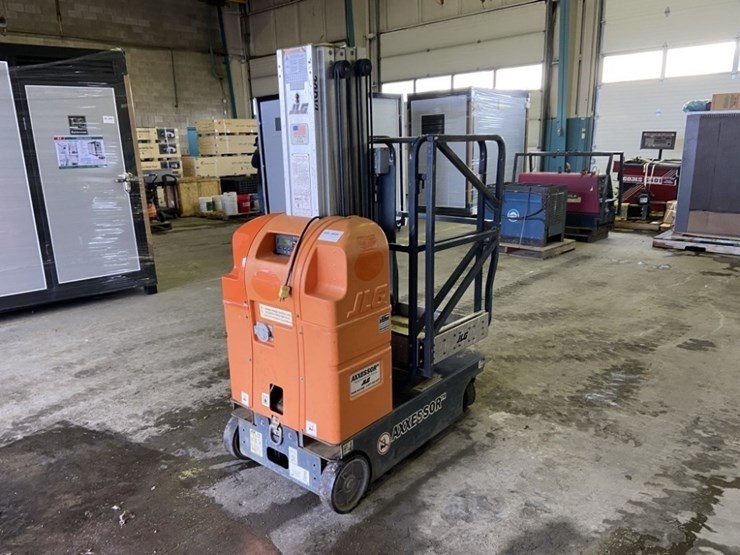 2005-jlg-20dvl-image-1