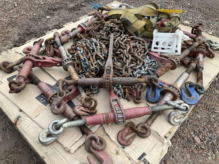 pallet-of-chains-&-binders-image-4